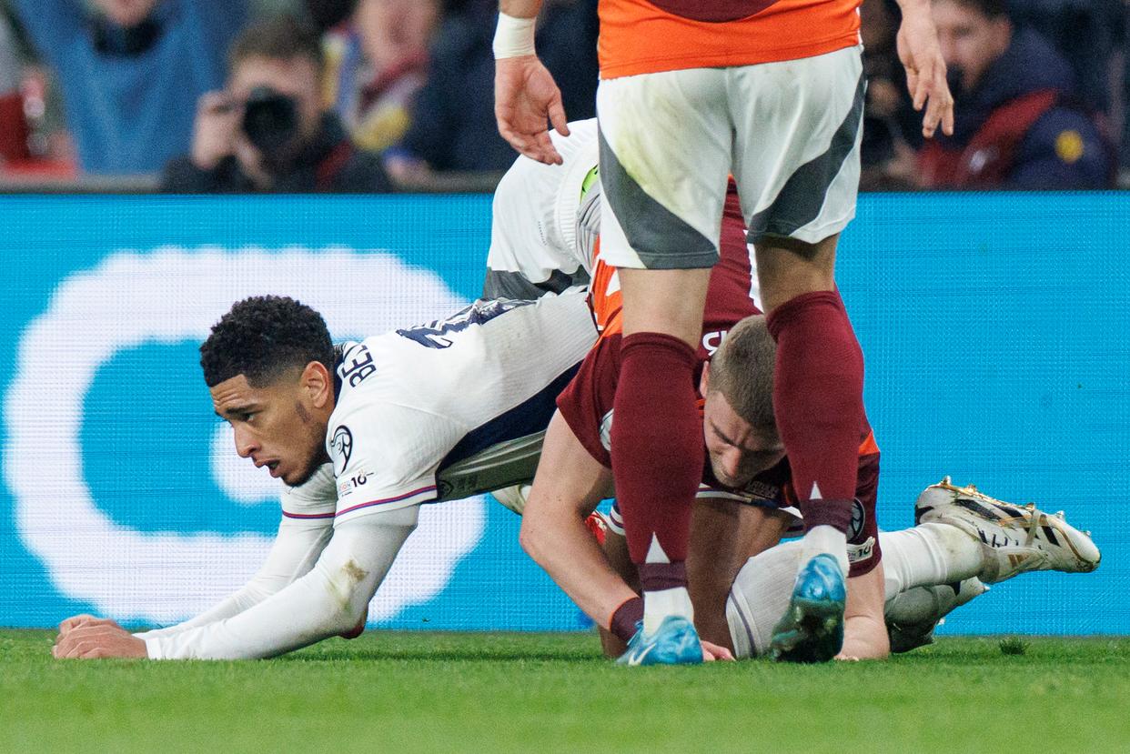 英格兰队在国外足球比赛中受挫了吗