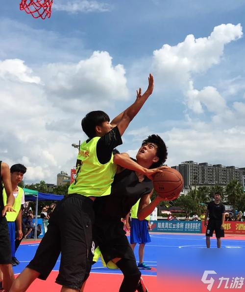 蓝球场上的风采